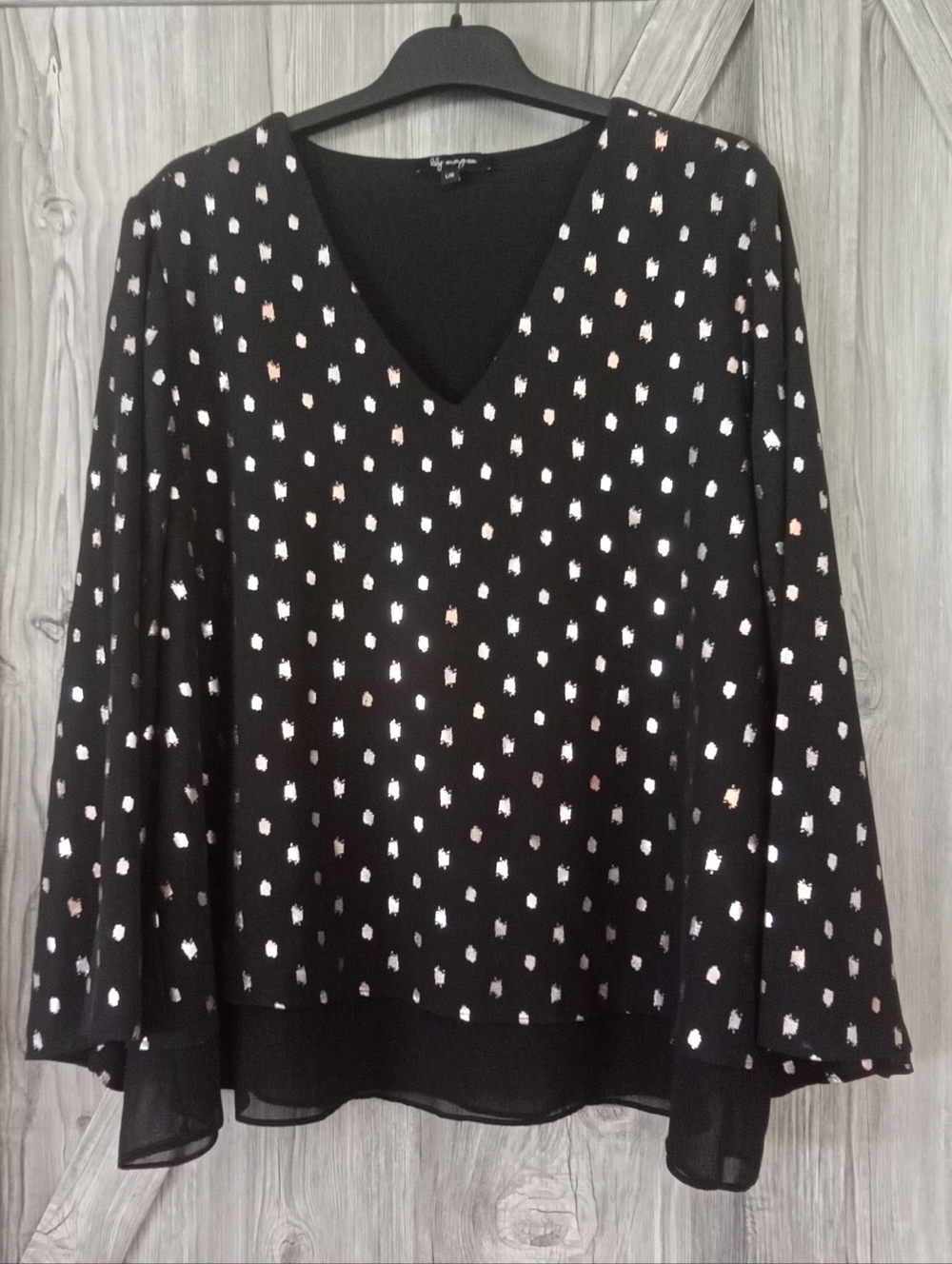 Black V-Neck Metallic Bell Sleeve Top L